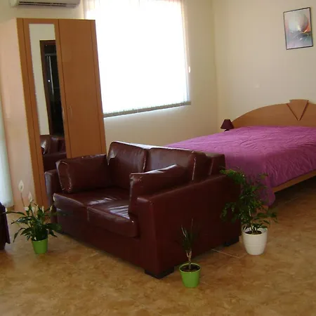 Complex Apolon Νεσέμπαρ